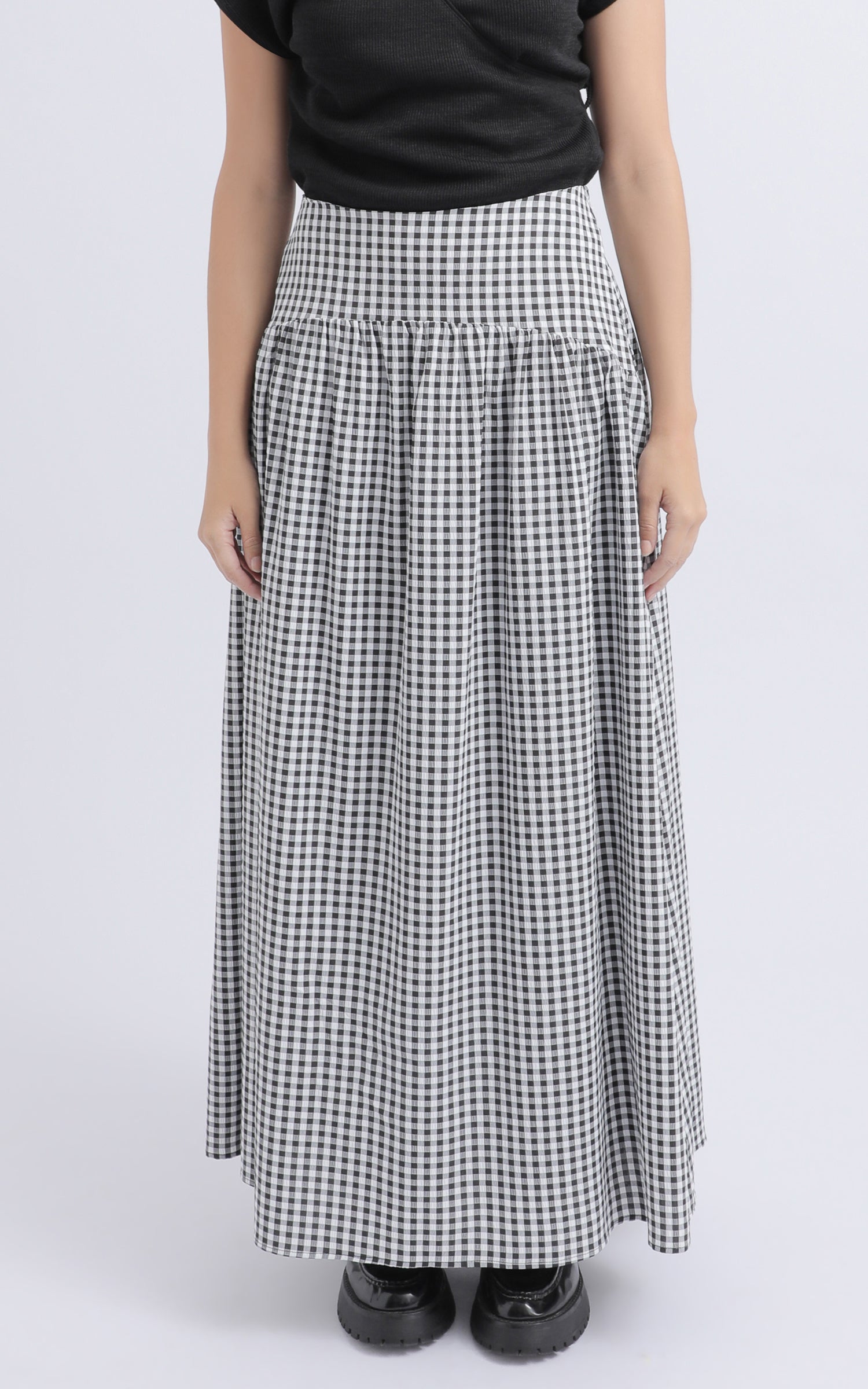 Checked Curved Yoke Maxi Skirt in Black/white