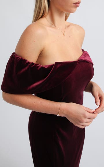 burgundy cold shoulder dress Shop our Velvet Gown in slip strips and supportive fabric::Flyweight L'Oreal Paris Colour Riche Dress Size:3XL