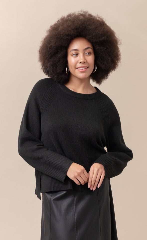 Crew Neck With Stepped Hem Black