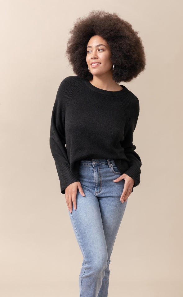Crew Neck With Stepped Hem Black