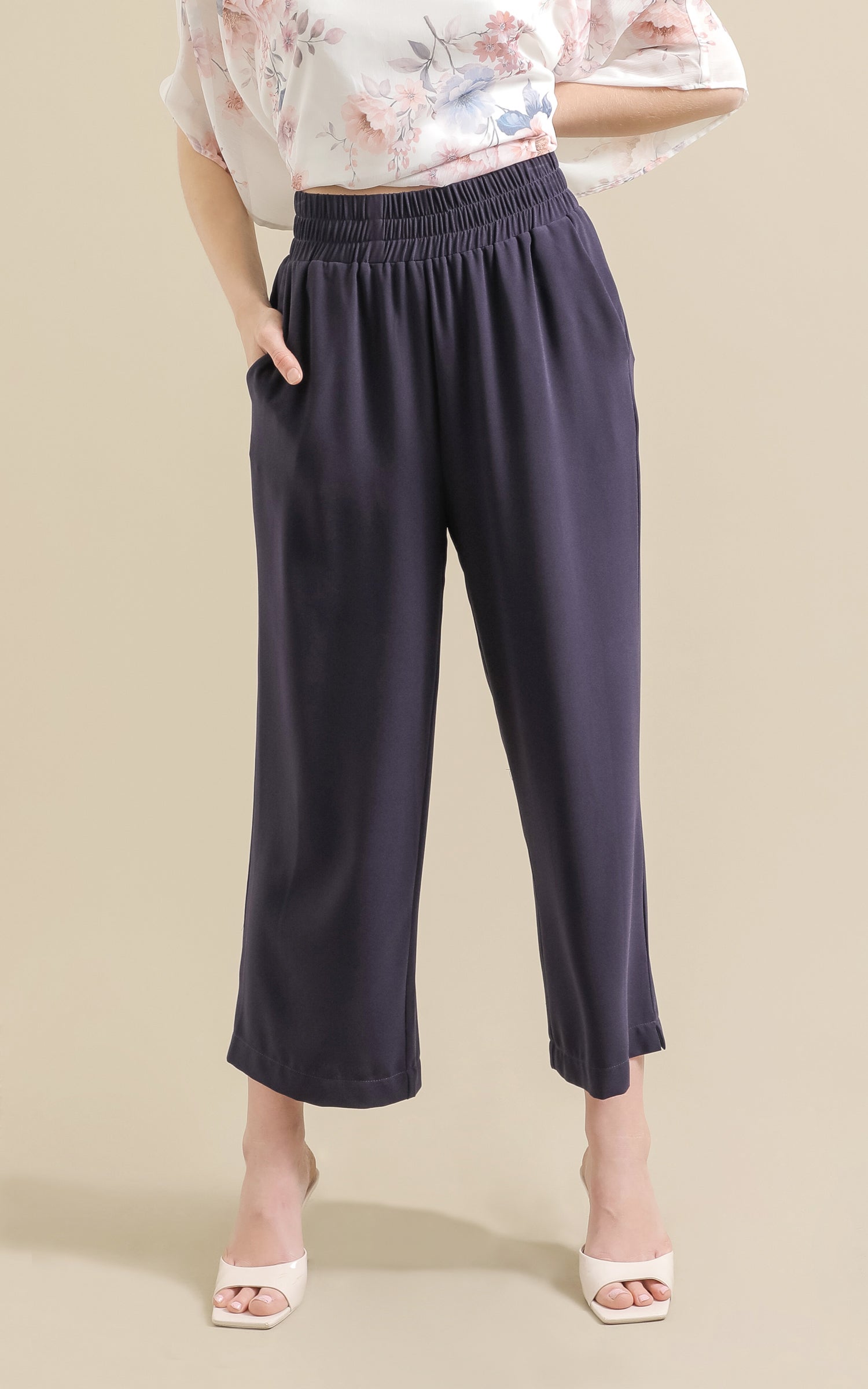 KHOKI　\"Wide-leg cropped pants 　col.Navy KHOKI Wide-leg cropped pants col.Navy