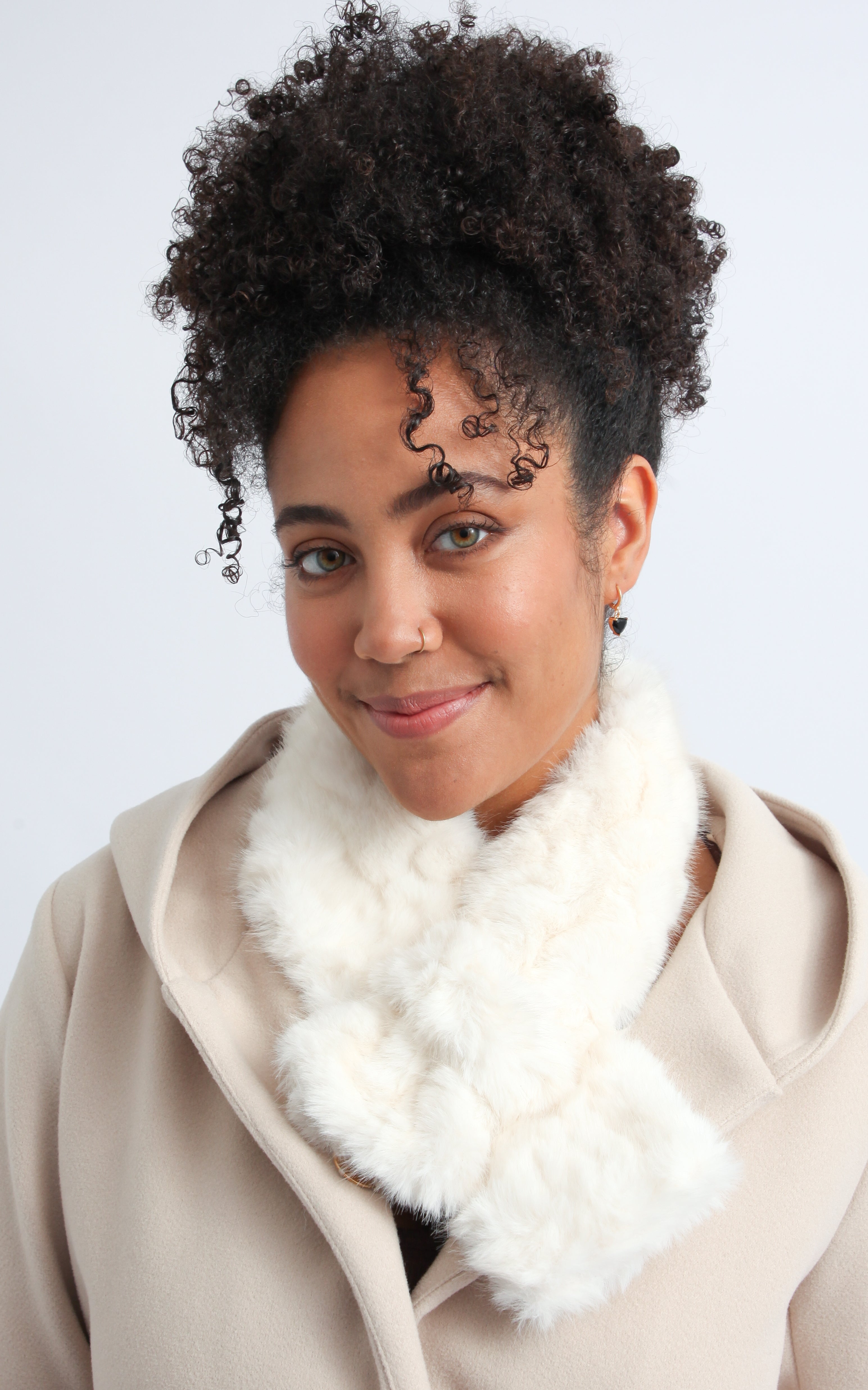 Shop our Faux Fur Scarf in Beige | Pagani
