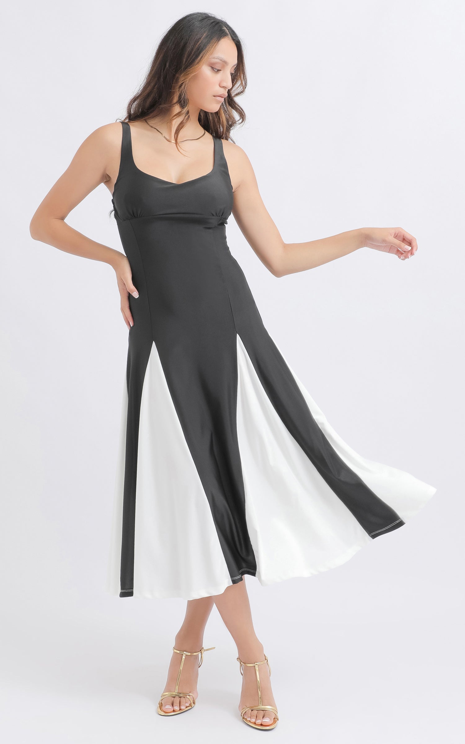 Shop our Jersey Colourblock Midi Dress in Black/white | Pagani