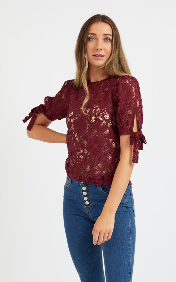 Lace Tie Sleeve T-Shirt Maroon