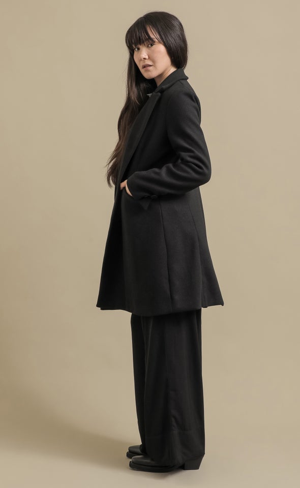 Mid Length Buttoned Coat Black
