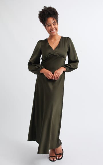 black semi formal dresses What Is Semi-Formal Wedding Attire? A Guide For Wedding Guests Color:18k white gold
