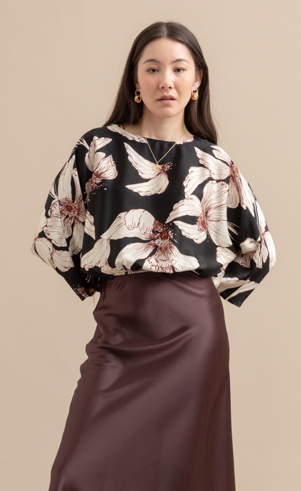 Satin Floral Batwing Top Black/floral