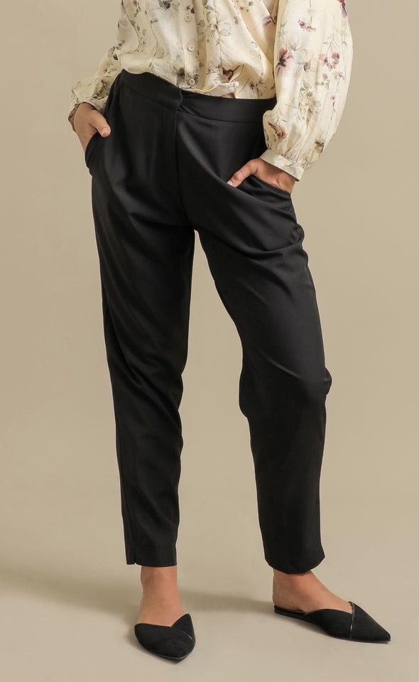 Tie Waist Tapered Pant Black